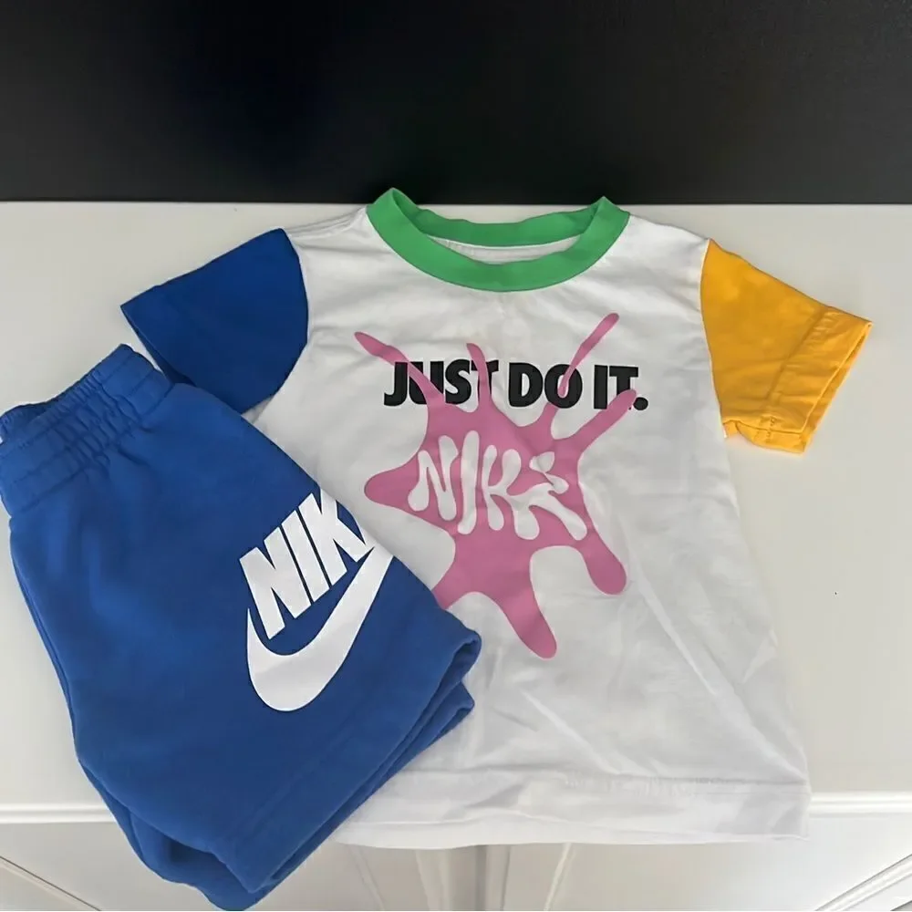 Nike 2 Piece Set